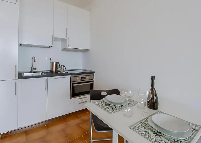 Lägenhet Guesthost - Amazing With Sea View - Pool & Tennis Court Sanremo